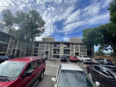 Main picture of 1209 W Plum St