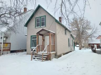 Main picture of 311 3rd Ave E
