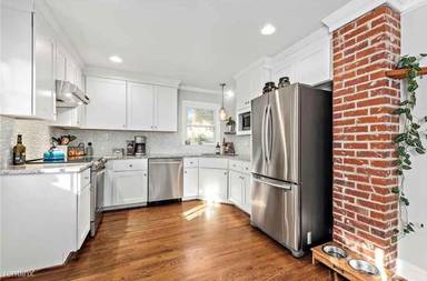Main picture of 550 W Kingston Ave