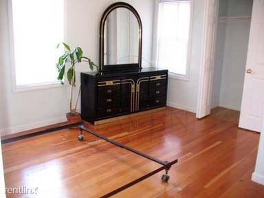 Main picture of 11 Clyde St