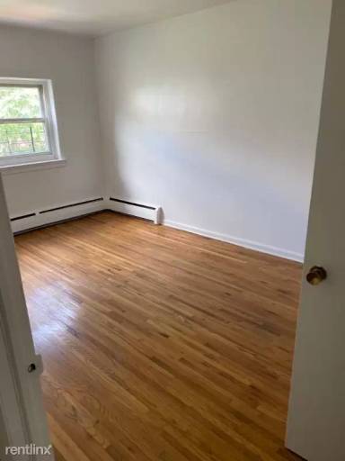 Main picture of 1516 Beach Ave