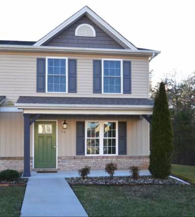 Main picture of 20 Gloucester Dr