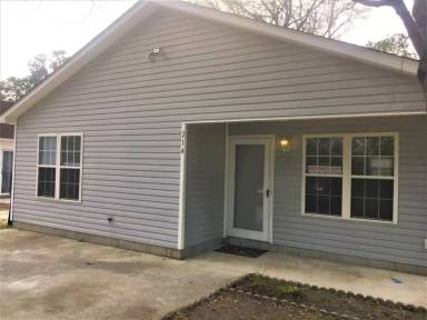 Main picture of 214 Mercer Ave