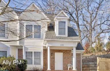 Main picture of 105 Old Fifth Cir