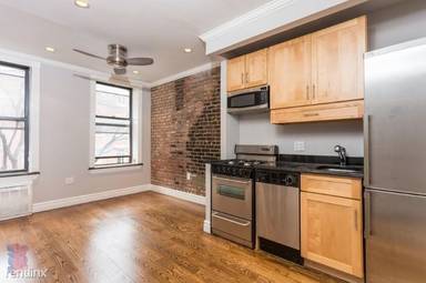Main picture of 422 E 9th St