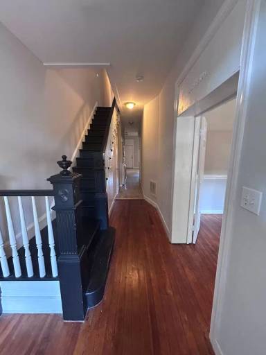 Main picture of 2020 Parkwood Ave