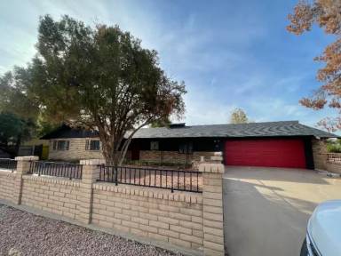 Main picture of 1401 W Pepper Pl