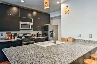 Main picture of 462 E Haven Ave