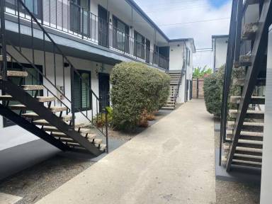 Main picture of 910 Freeman Ave