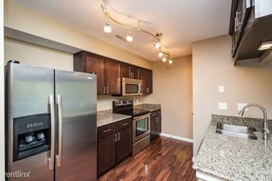Main picture of 1000 Oakcrest St