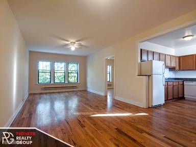 Main picture of 620-30 W Cornelia Ave