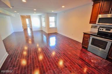 Main picture of 2219 Blair St