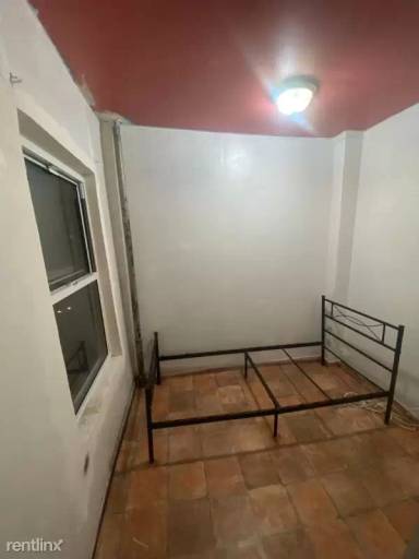 Main picture of 162 Bedford Ave