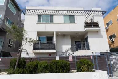 Main picture of 1183 Crenshaw Blvd