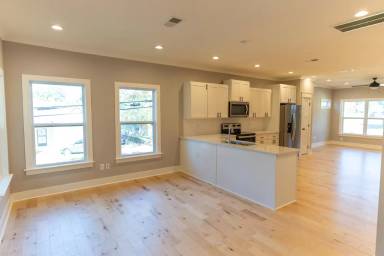 Main picture of 321 Lambuth Blvd