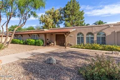 Main picture of 481 W Half Moon Way