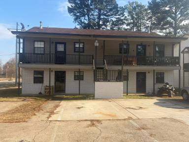 Main picture of 11 Pinewood Ct