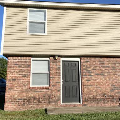 Main picture of 404 E Redwood St