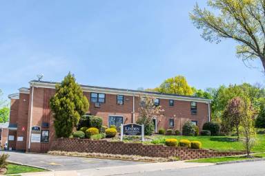 Main picture of 59 E Linden Ave