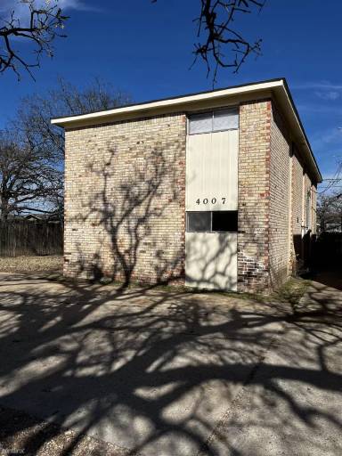 Main picture of 4007 College Main St