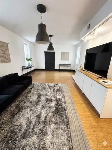 Main picture of 1600 Lowrie St