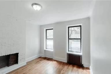 Main picture of 405 W 49th St
