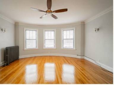 Main picture of 4742 S Woodlawn Ave