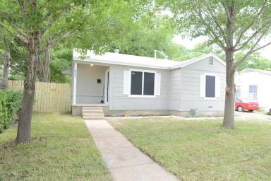 Main picture of 907 S 49th St