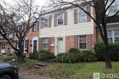 Main picture of 11 Honey Brook Ln