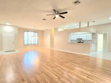 Main picture of 7047 Hazeltine Cir