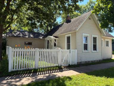 Main picture of 115 8th Ave