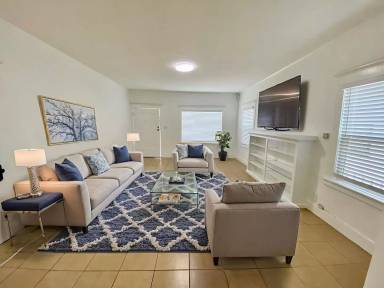 Main picture of 2901 Van Buren Pl