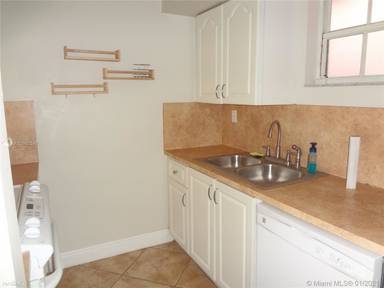 Main picture of 29 Santillane Ave