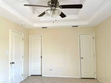 Main picture of 1604 Nassau St