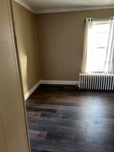 Main picture of E 3rd St