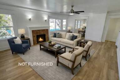 Main picture of 3220 W 2nd St