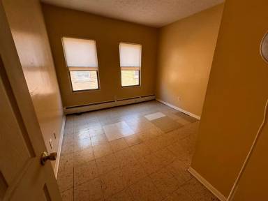 Main picture of 1083 Worthington St