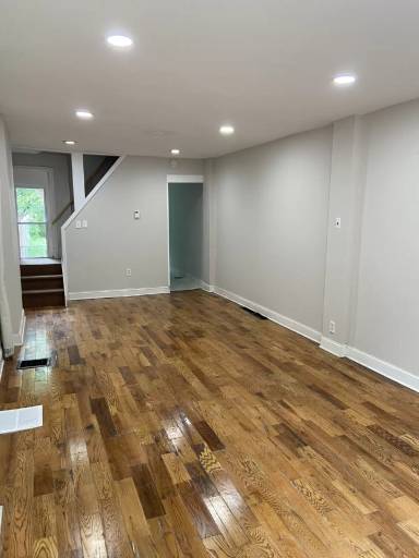 Main picture of 57 Mechanics Ave