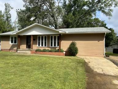 Main picture of 706 Beaverbrook Dr