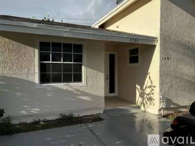 Main picture of 1701 SW 85th Ter
