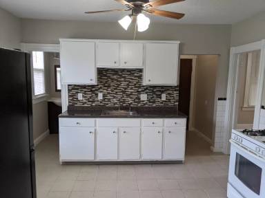 Main picture of 359 Oak St