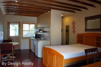 Main picture of 827 N 3rd Ave