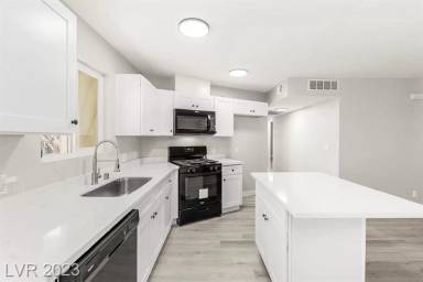 Main picture of 5439 Ithaca Ave