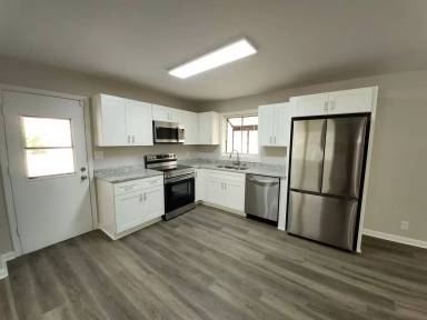 Main picture of 5370 Longmeadow Ln