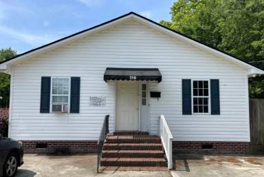 Main picture of 306 W Pine St