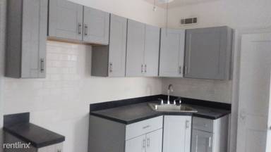Main picture of 5008 W Cermak Rd
