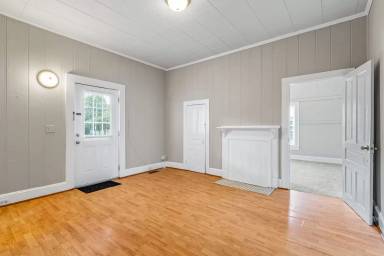 Main picture of 715 Dillard St