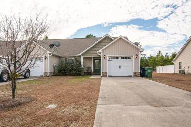 Main picture of 180 Pine Hollow Rd