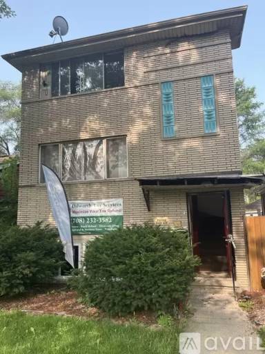 Main picture of 14624 Des Plaines St
