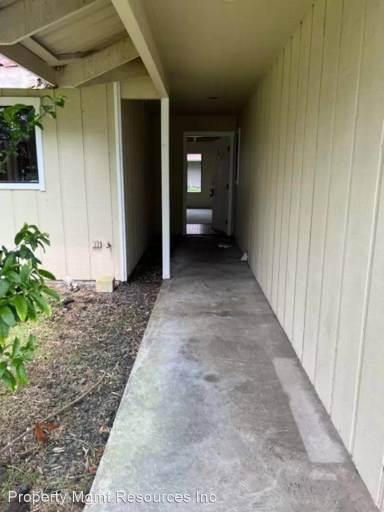 Main picture of 64-5176 Kinohou St